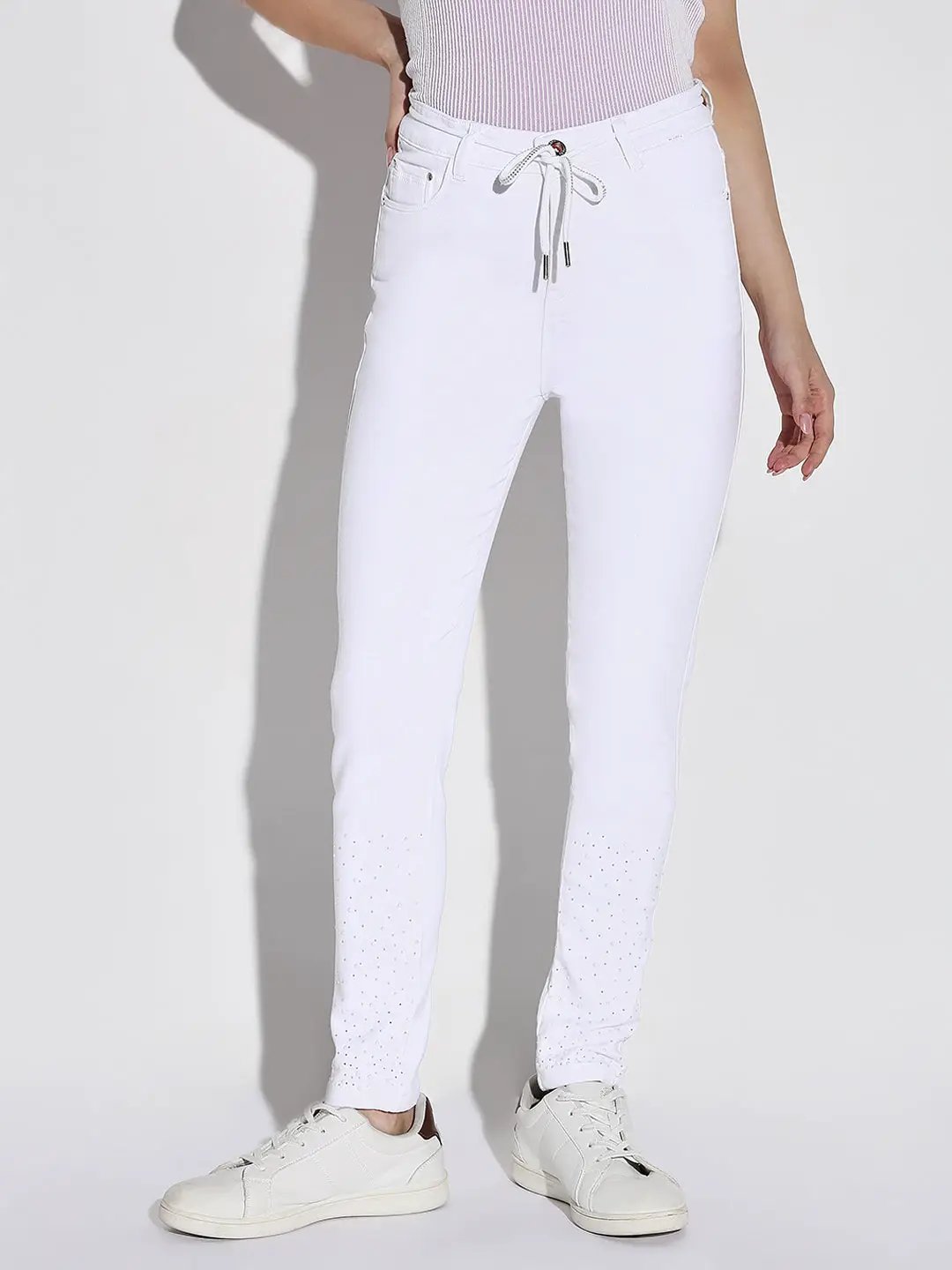 Women's White Cotton Comfort Slim Fit Mid-Rise Embellished Stretchable Jeans
