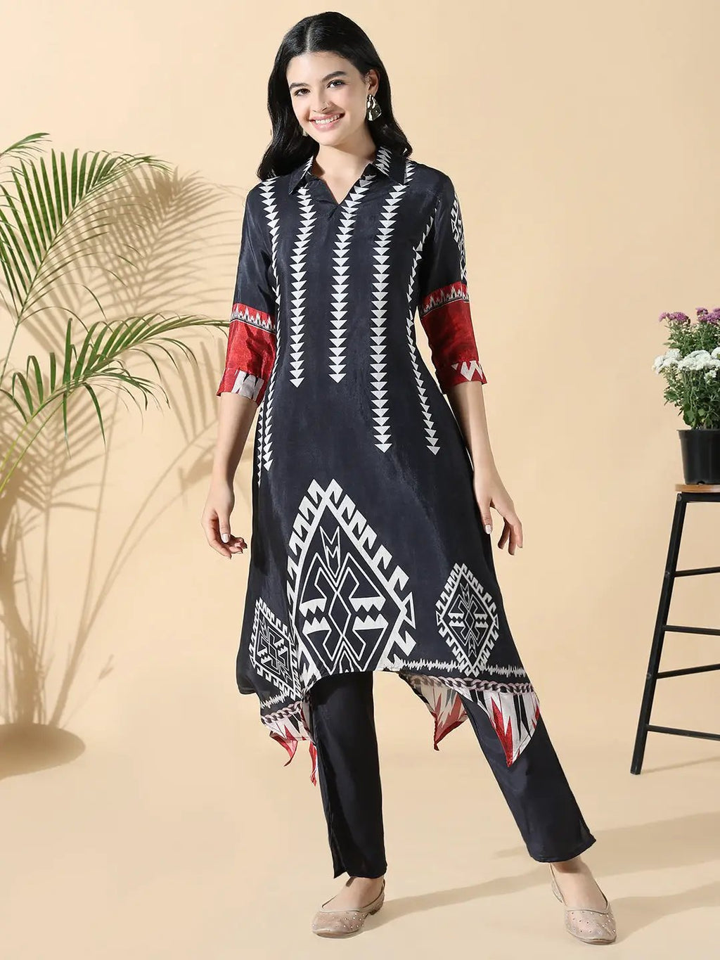 Women's Silk Geometric A-Line Black Kurta Set