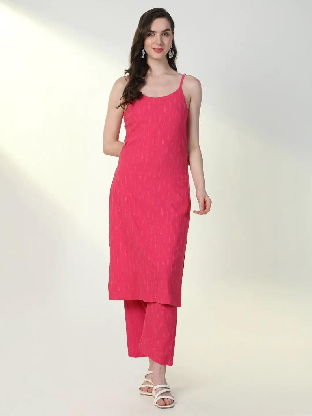 Women's Pink Solid Straight Kurta Set