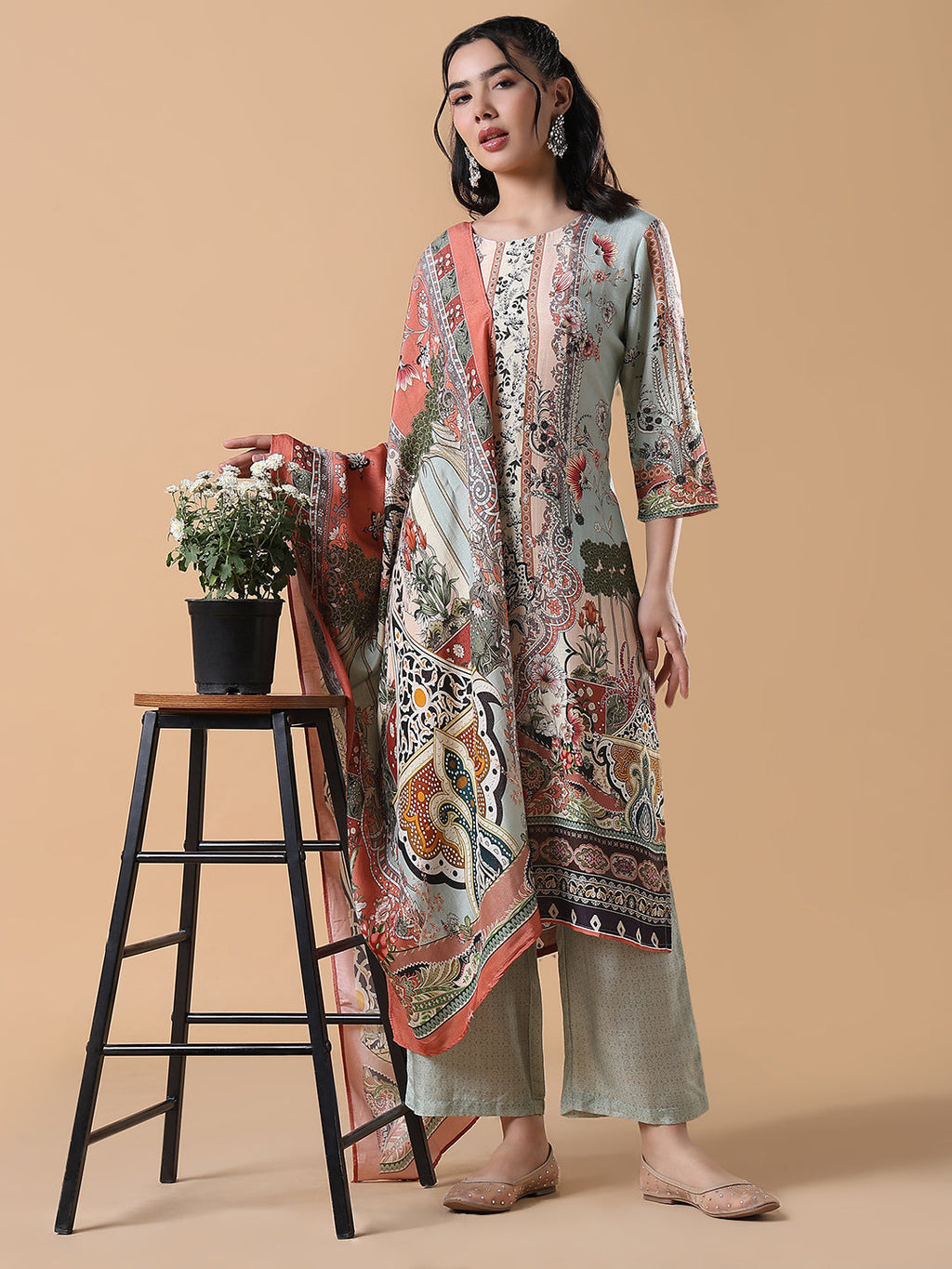 Women's Floral Straight Sequinned Green Kurta Set with Dupatta