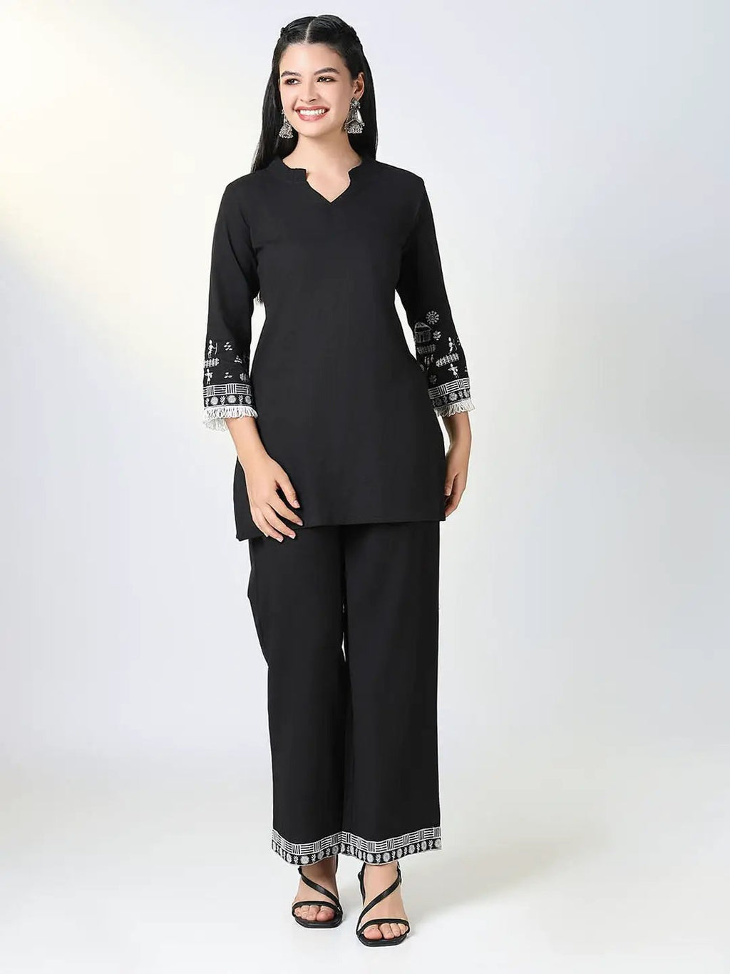 Women's Black & White Embroidered Kurta Set