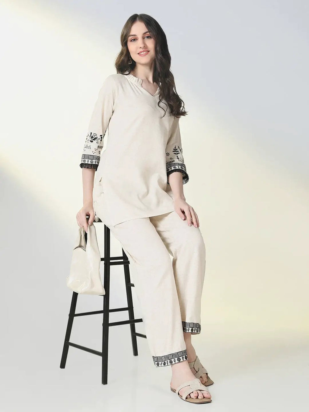Women's Cream Solid Kurta Sets