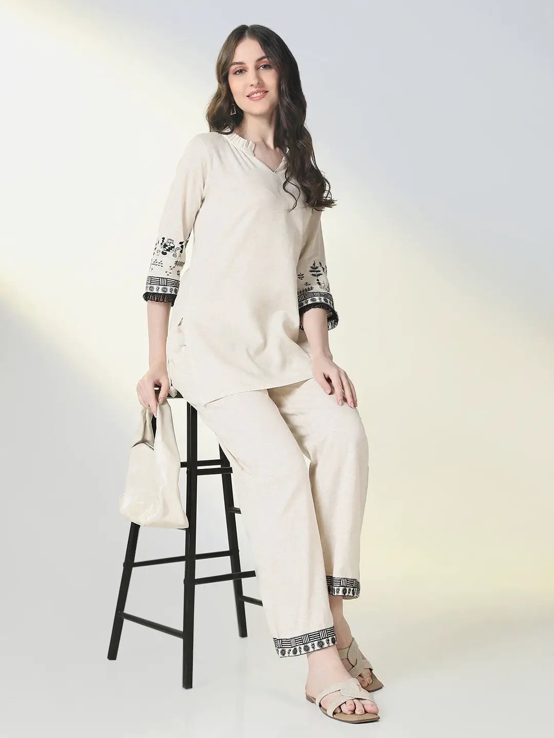 Women's Cream Solid Kurta Sets