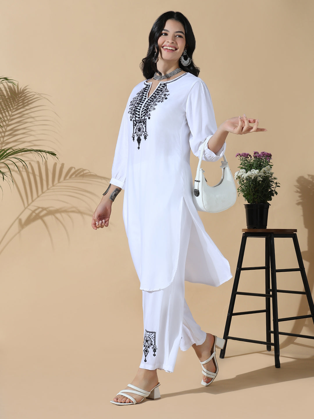 Women's Solid Straight Thread Work White Kurta Set