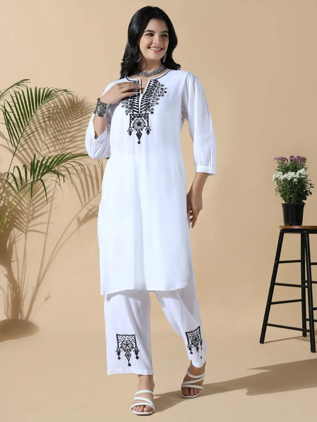 Women's Solid Straight Thread Work White Kurta Set