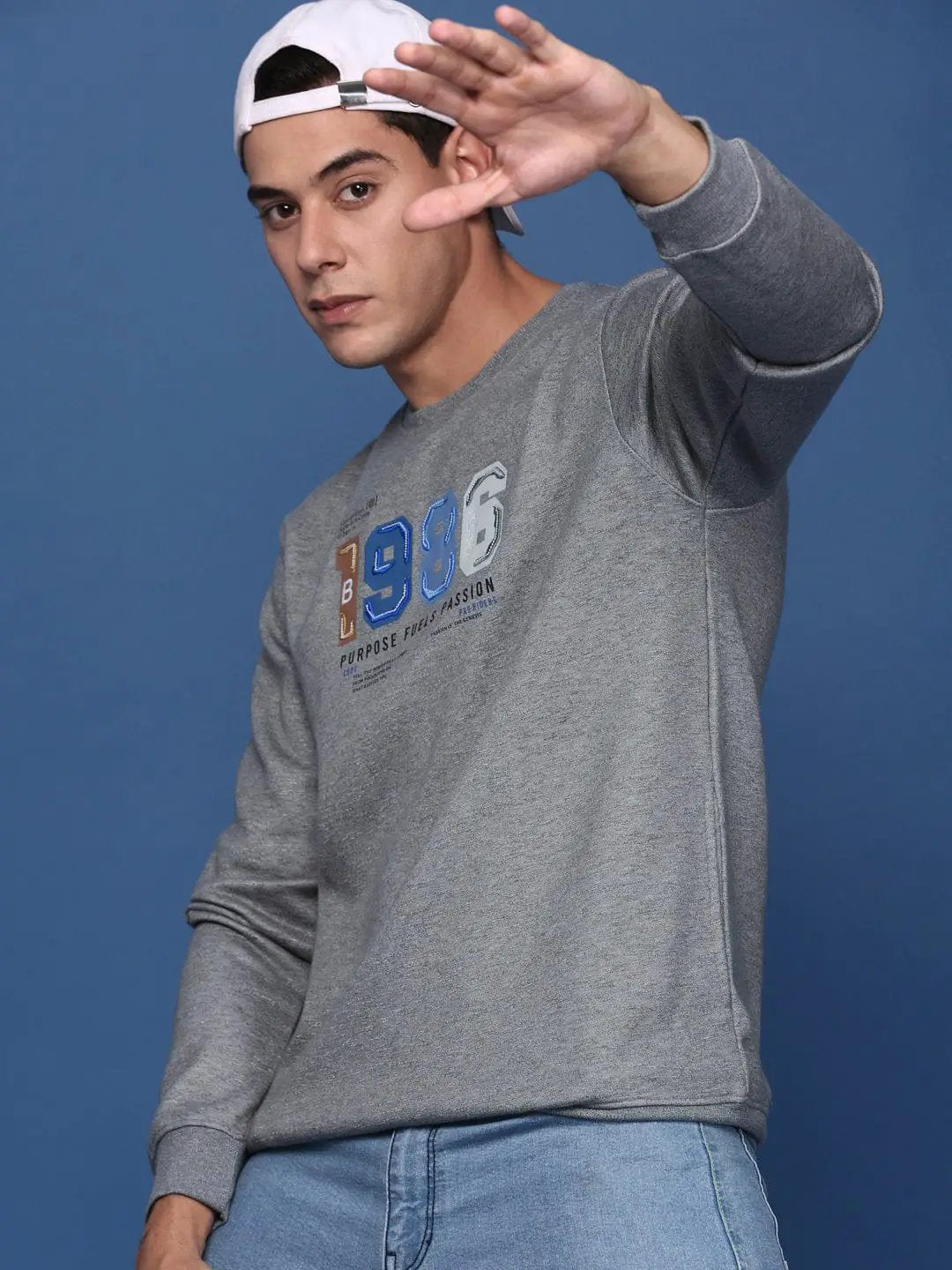 Men's Round Neck Solid Grey Cotton Pullover