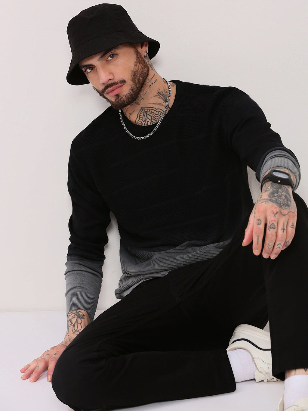 Men's Grey Colourblocked Neck Pullover
