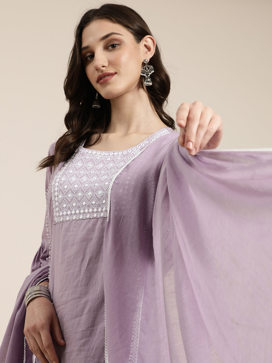 Women's Lavender Ethnic Motifs Yoke Design Thread Work Kurta Set With Dupatta