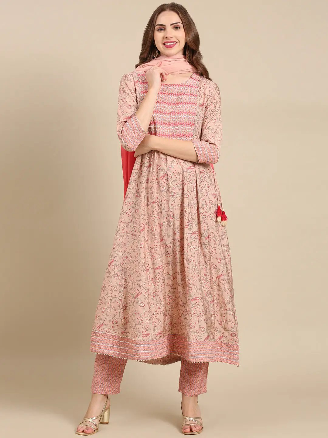 Women's Pink Floral Printed Gotta Patti Kurta Set With Dupatta
