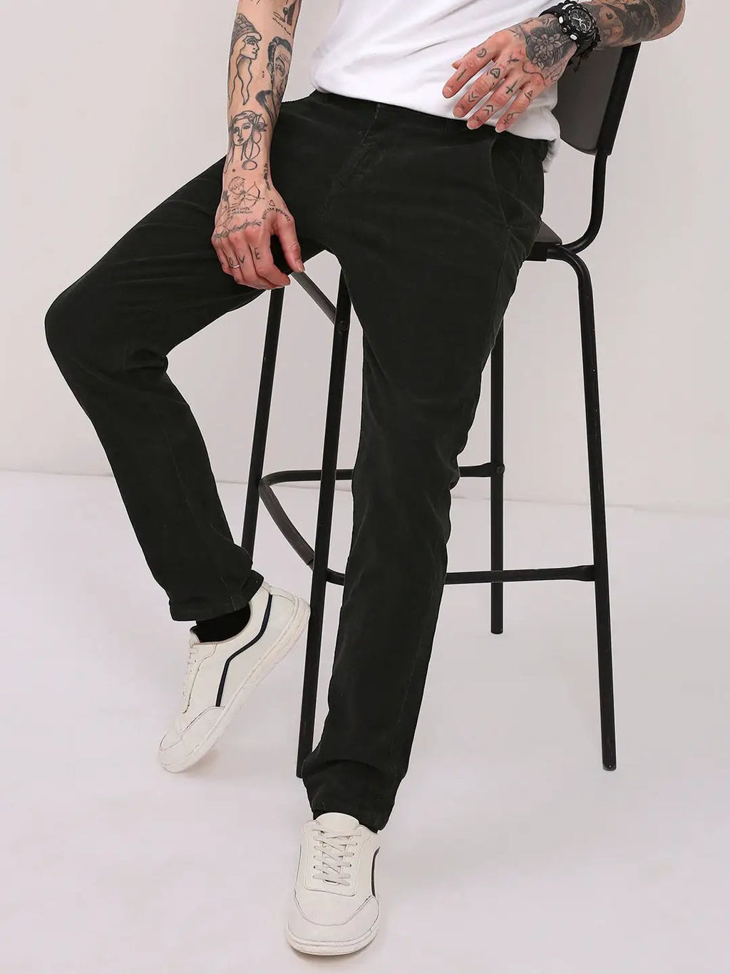 Men's Black Solid Trousers