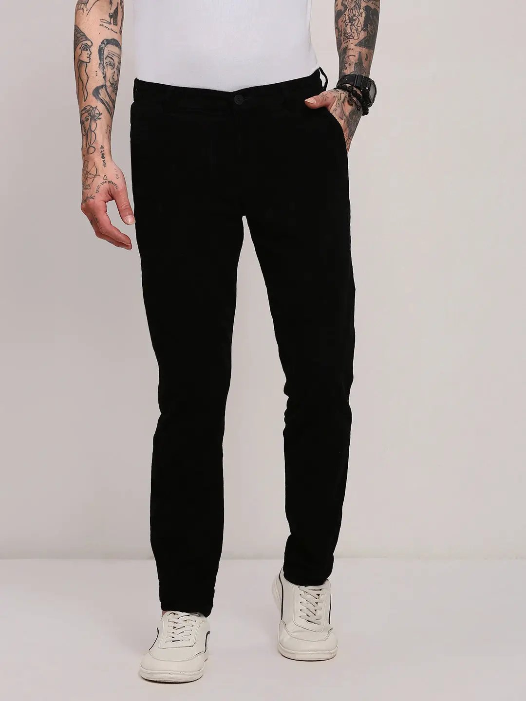 Men's Black Solid Slim Fit Low-Rise Cotton Trousers