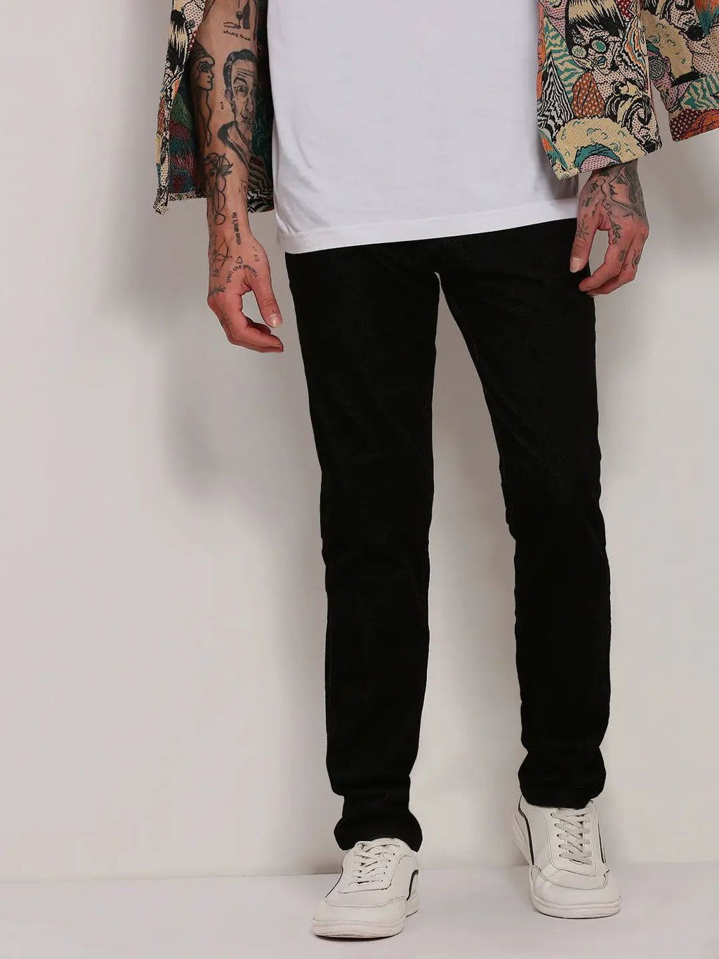 Men's Black Slim Fit Low-Rise Trousers