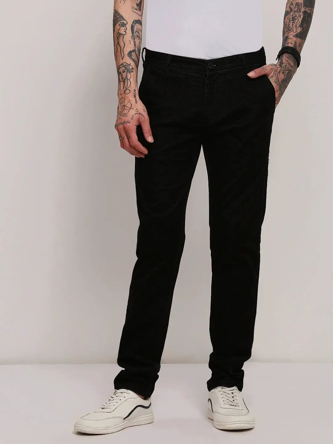 Men's Black Slim Fit Low-Rise Trousers