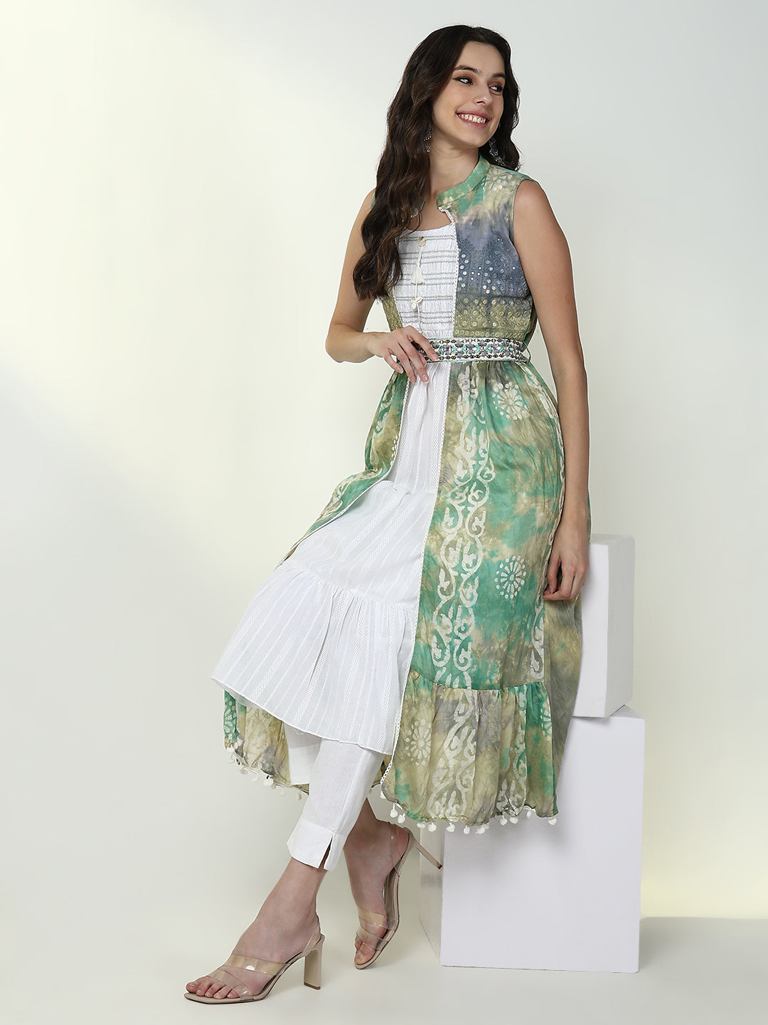 Women's White Solid Kurta with Coat and Belt