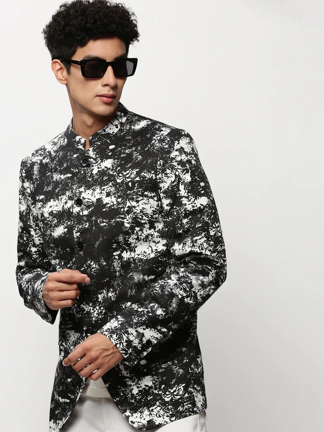 Men's Black Abstract Printed Mandarin Collar Slim-Fit Bandhgala Cotton Blazer