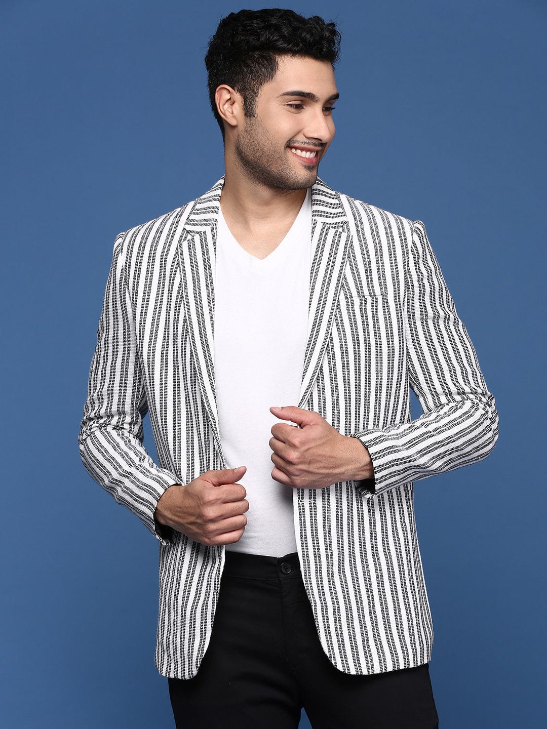Men's White Striped Notched Lapel Collar Slim-Fit Single-Breasted Blazer