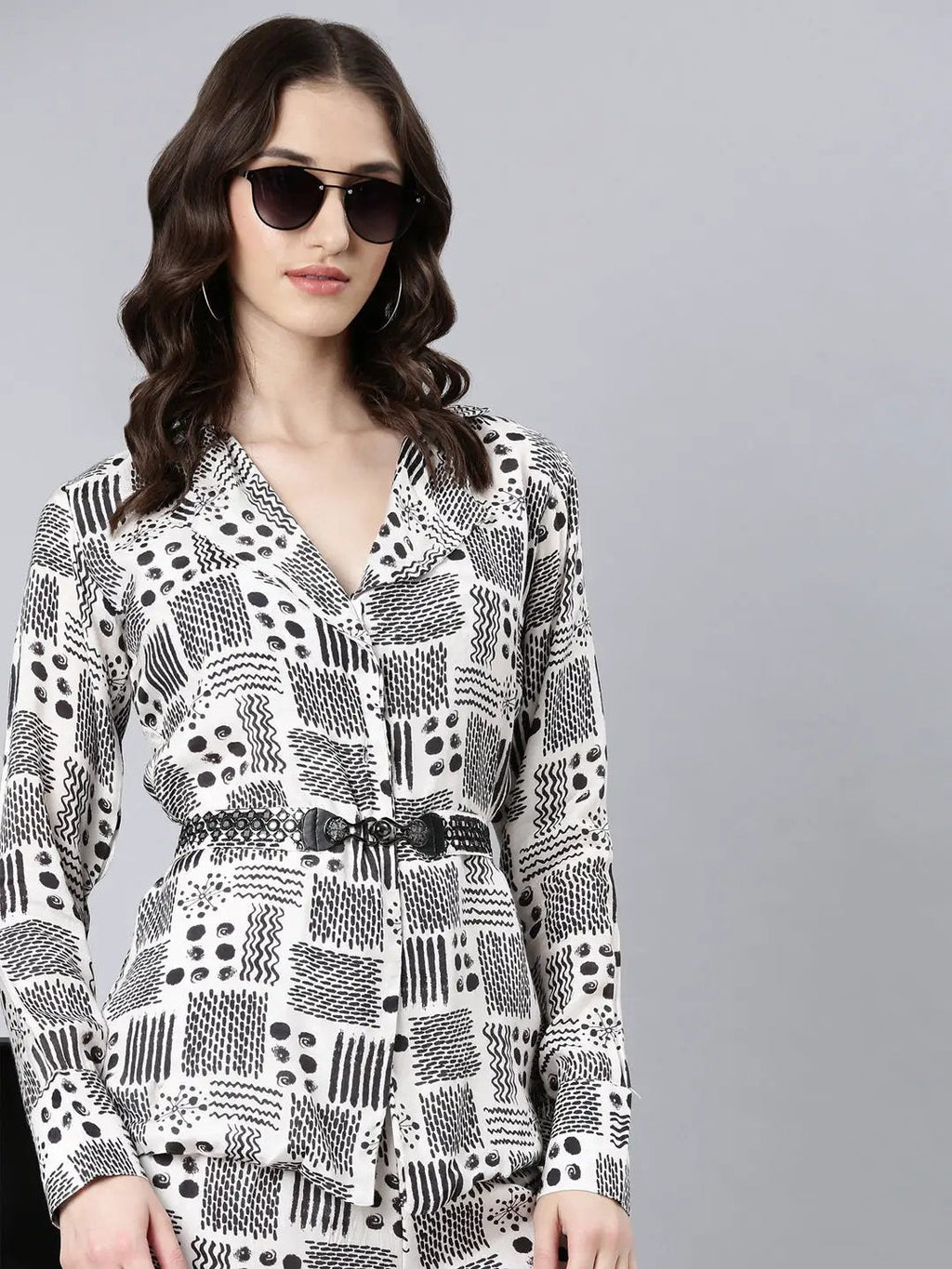 Women's Off White Printed Co-Ords Set With Belt