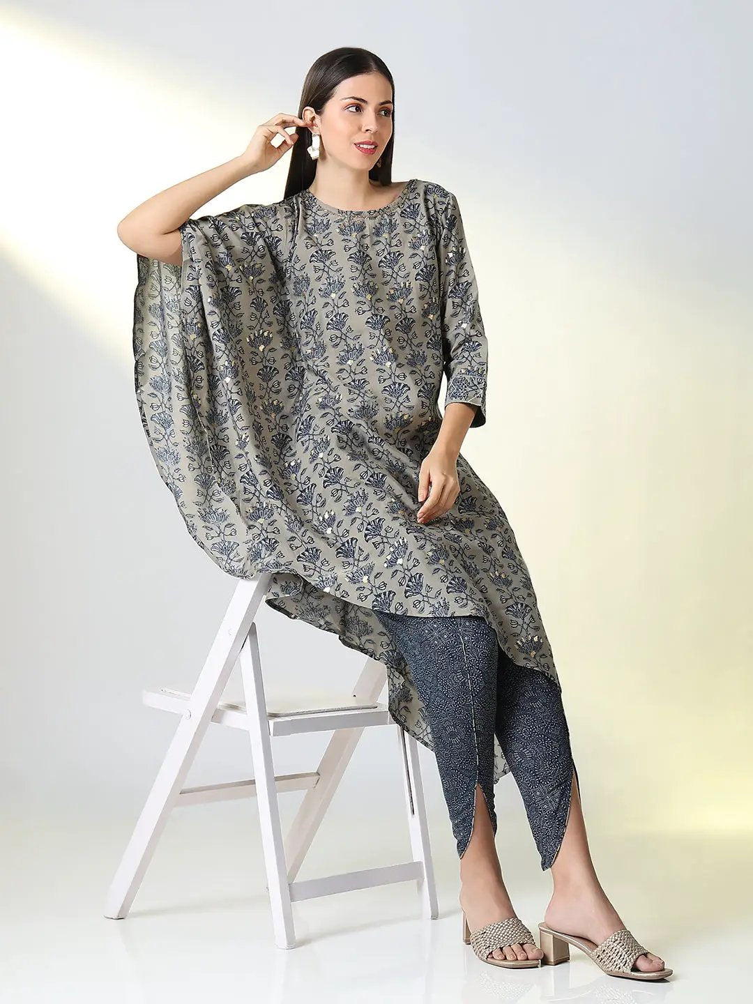 Women's Grey Floral Asymmetric Kurta Set