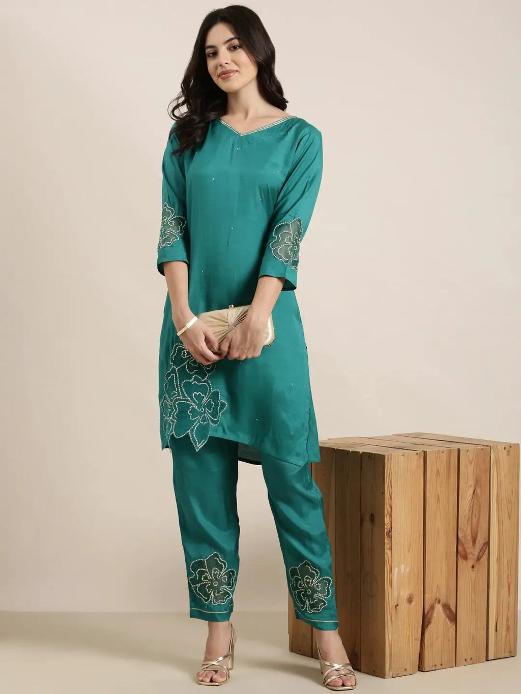 Women's Straight Green Floral Kurta Sets With Trousers