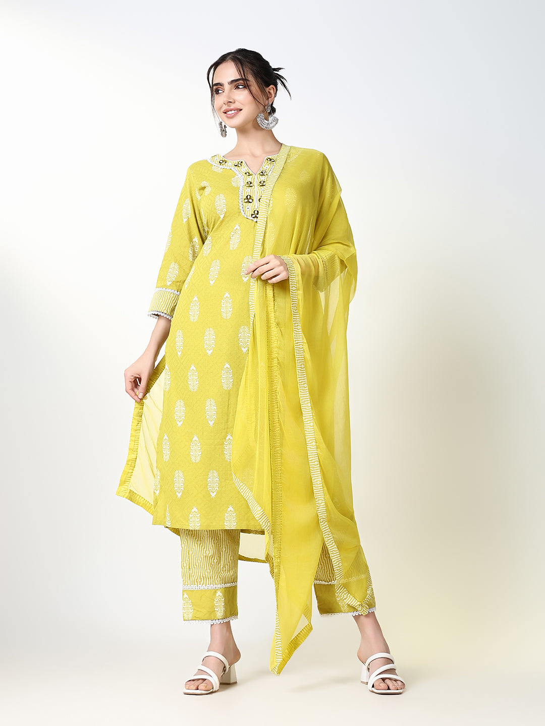 Women's Ethnic Printed Graphic Green Straight Kurta Set with Dupatta