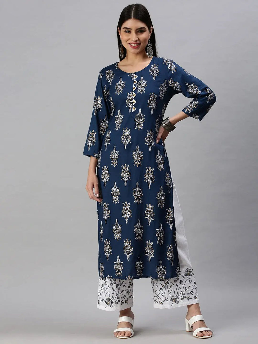 Women's Straight Blue Printed Kurta Sets With Trousers