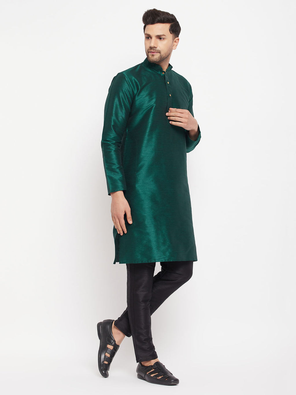 Men's Green Cotton Silk Blend Kurta And Black Pant Style Pyjama Set