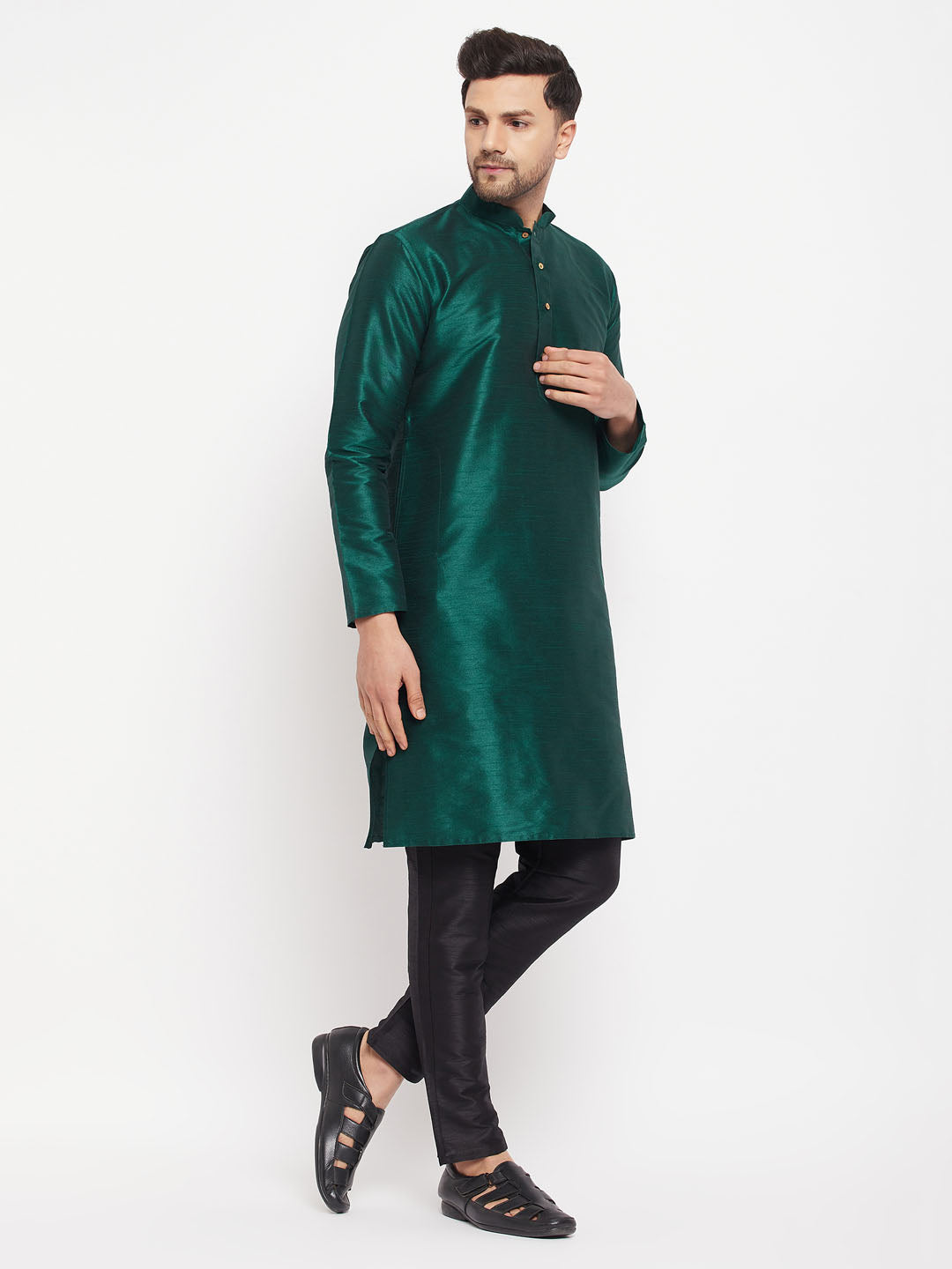 Men's Green Cotton Silk Blend Kurta And Black Pant Style Pyjama Set