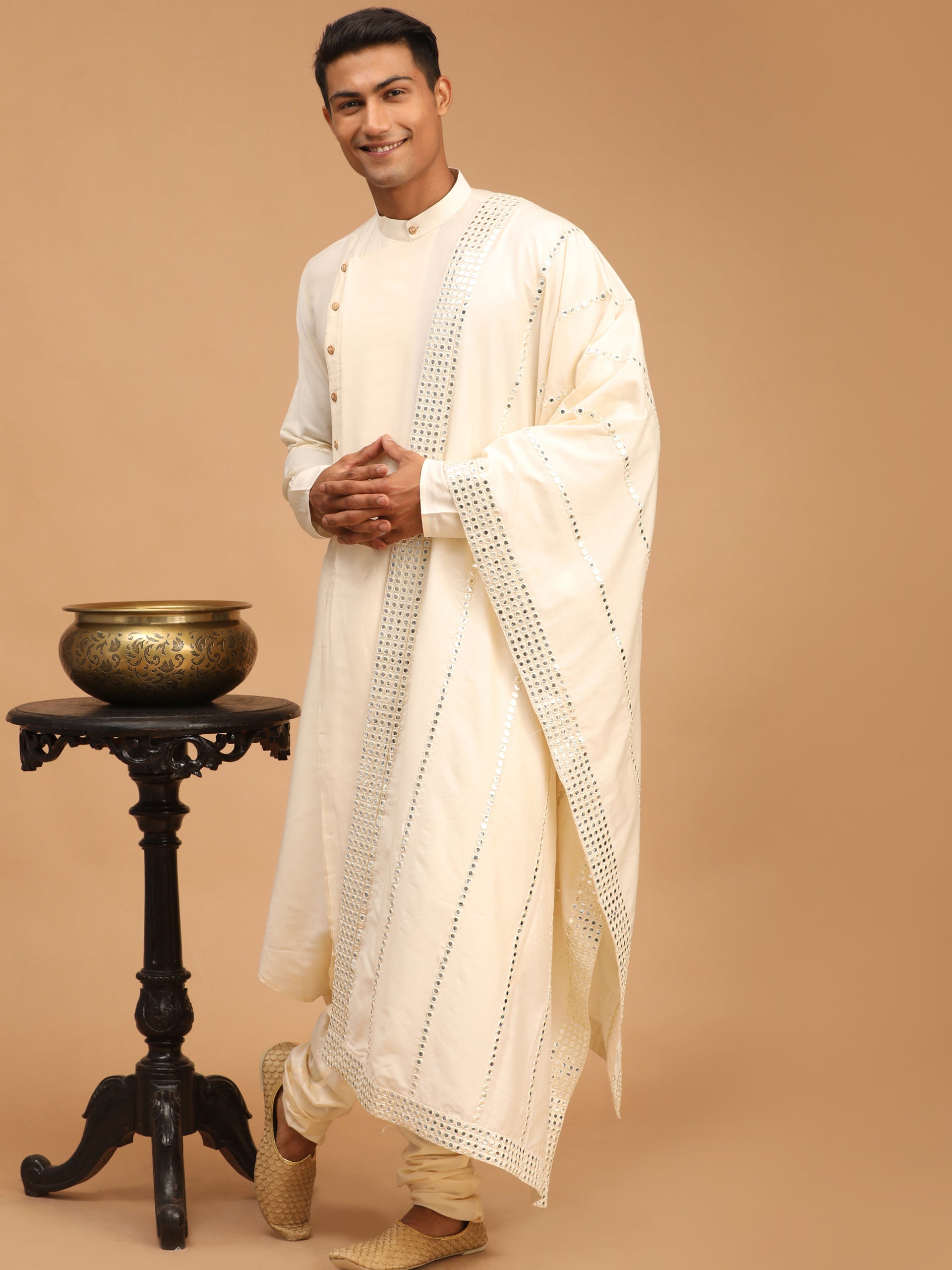 Men's Cream Pleated Kurta And Churidar Set With Cream Vertical Mirror Dupatta