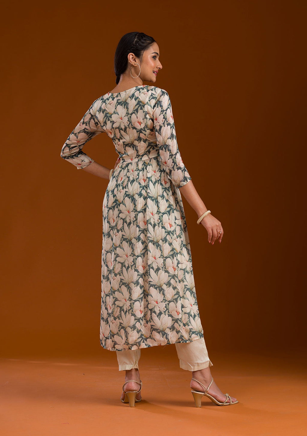 Cream Threadwork Chiffon Readymade Salwar Suit