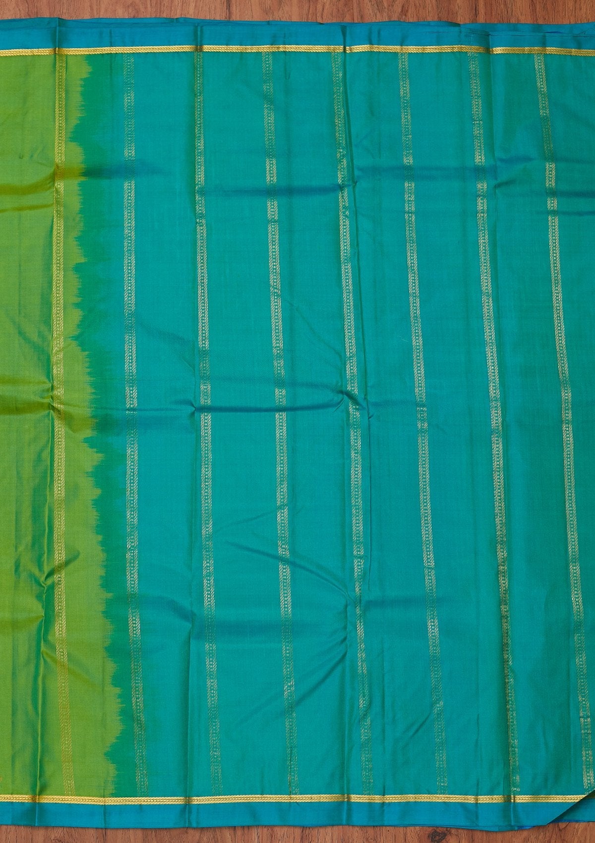 Leaf Green Zariwork Pure Silk Unstitched Saree