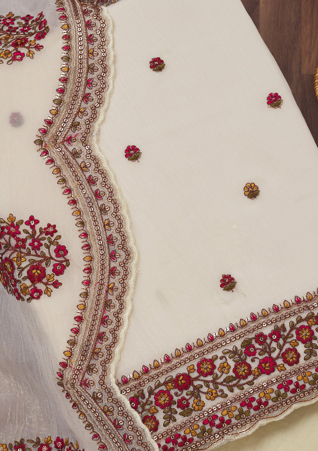 Off White Threadwork Chiffon Unstitched Salwar Suit