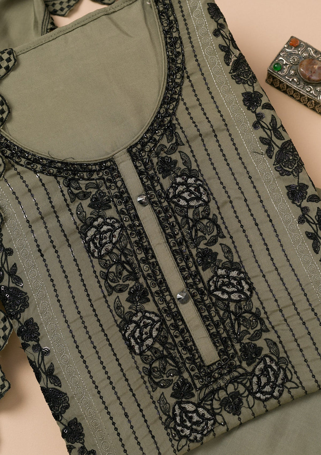 Mehendi Threadwork Semi Crepe Unstitched Salwar Suit