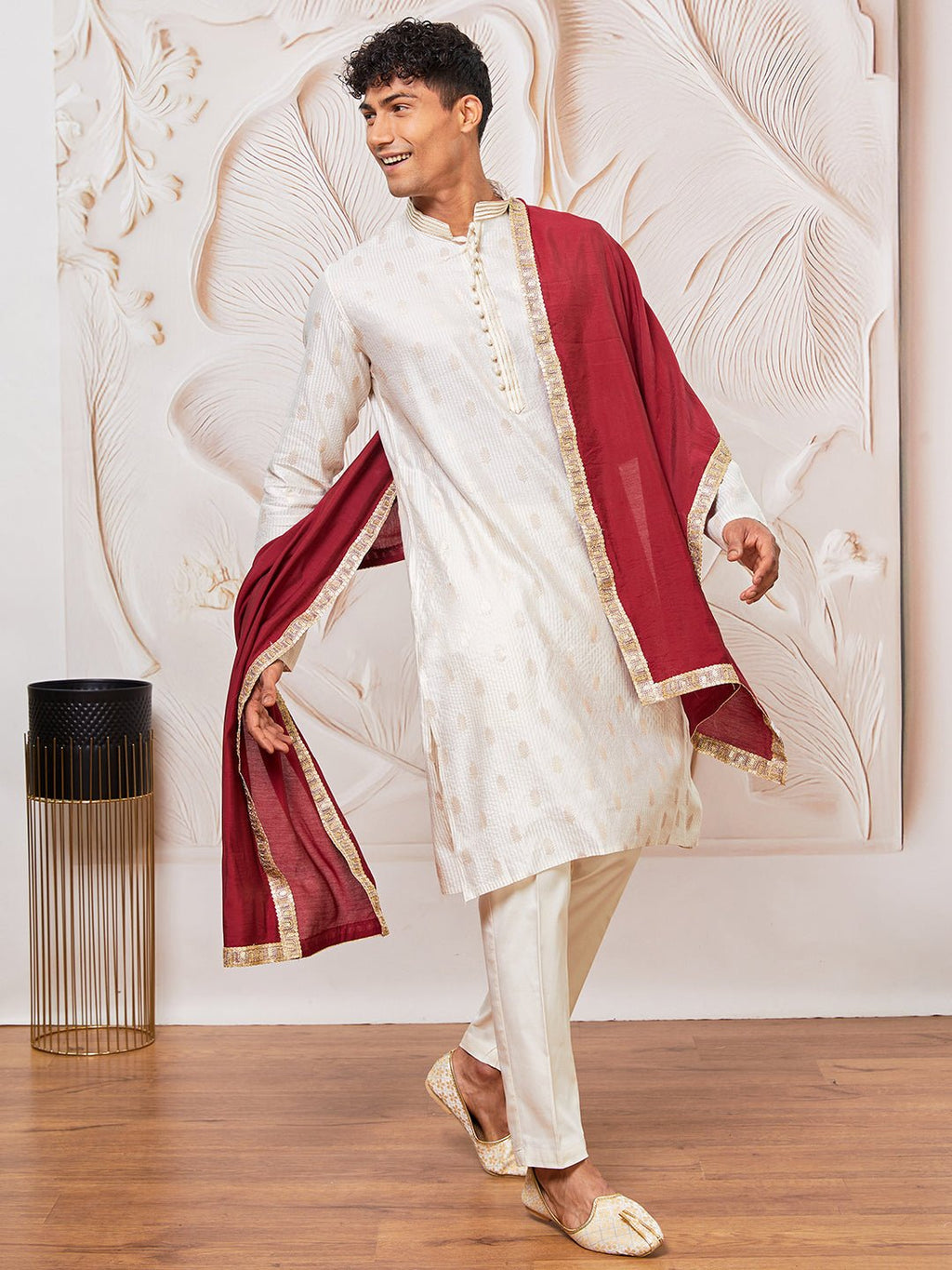 Men's Cream Gold Jacquard Zari Kurta with Pyjama and Maroon Lace Border Dupatta Set